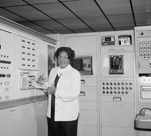 5f96f08e6bc11e3fb98fa966_Mary_Jackson_working